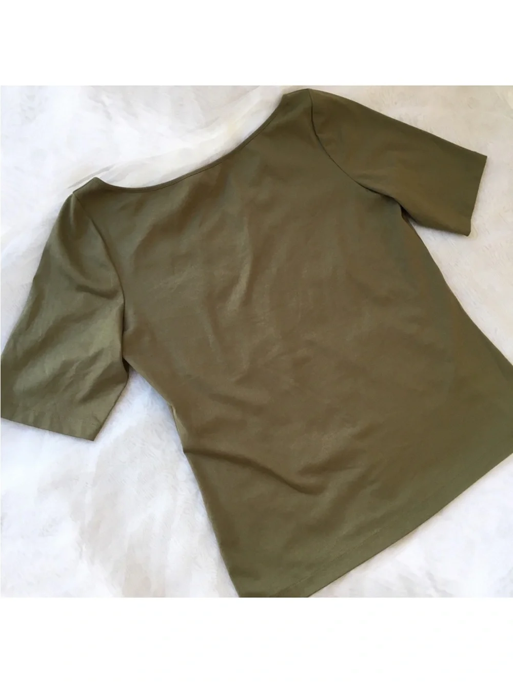 Lafayette 148 New York Olive Boat Neck
Green Tee Shirt in “Lilypad” - Picture 1 of 5